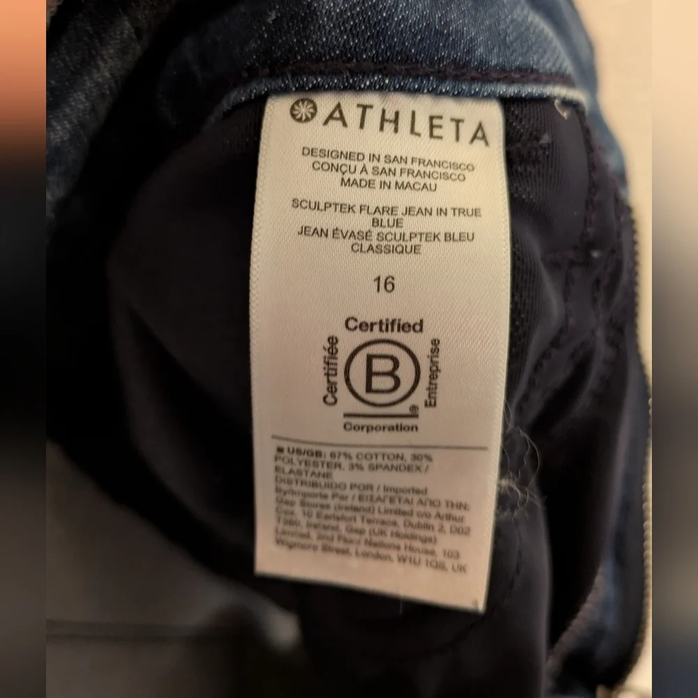 Athleta Sculptek Flare Jeans In True Blue Classic - Picture 9 of 10